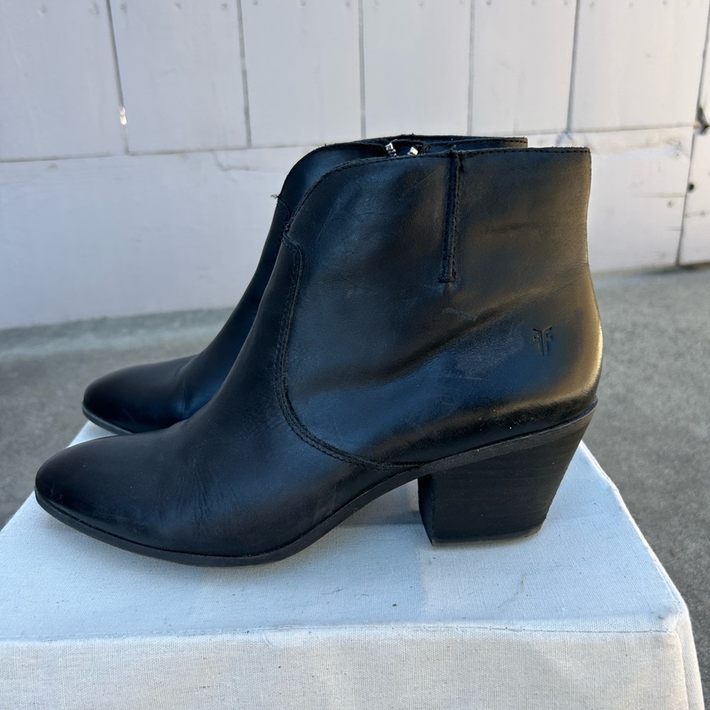 Frye Jennifer ankle bootie, black leather, size 9